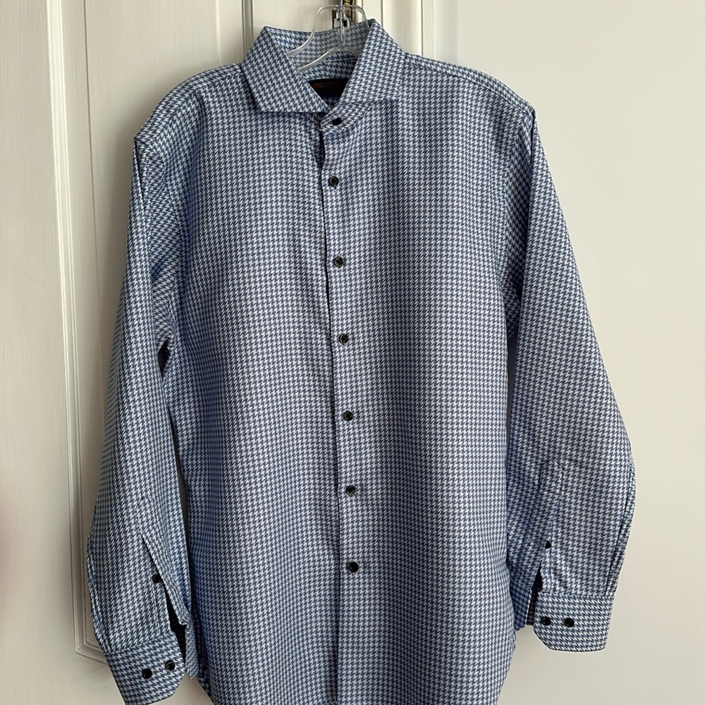 Broletto men’s dress bottom down shirt. Trim fit. Non iron